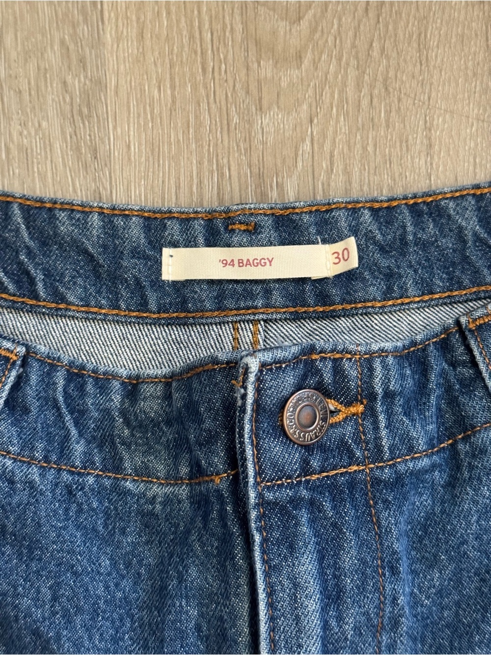 Levi’s 94 Baggy Jeans - Picture 3 of 4